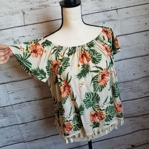 🌵NWT Miss Me Top | M
